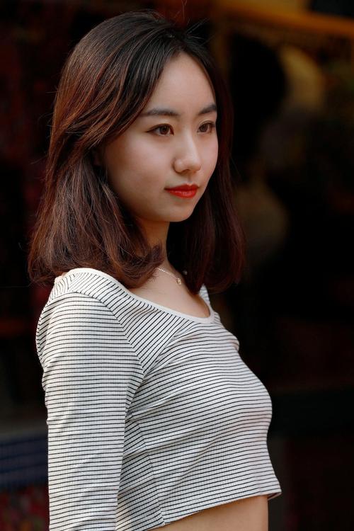 798 艺术区人像摄影:探索当代艺术与人体之美